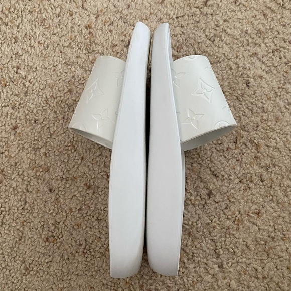 Louis Vuitton Sunbath Flat Mule - Picture 3 of 7